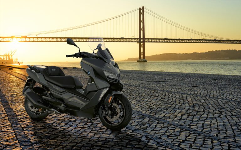 BMW C 400 GT: A Luxurious Maxi-Scooter Redefining the Segment