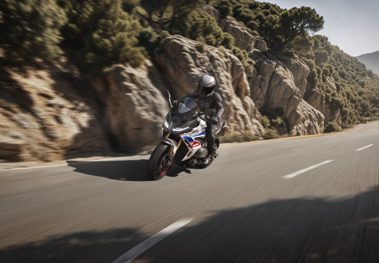 BMW Motorrad unveils the dynamic new R 1300 RS: A Sport-Touring Revolution