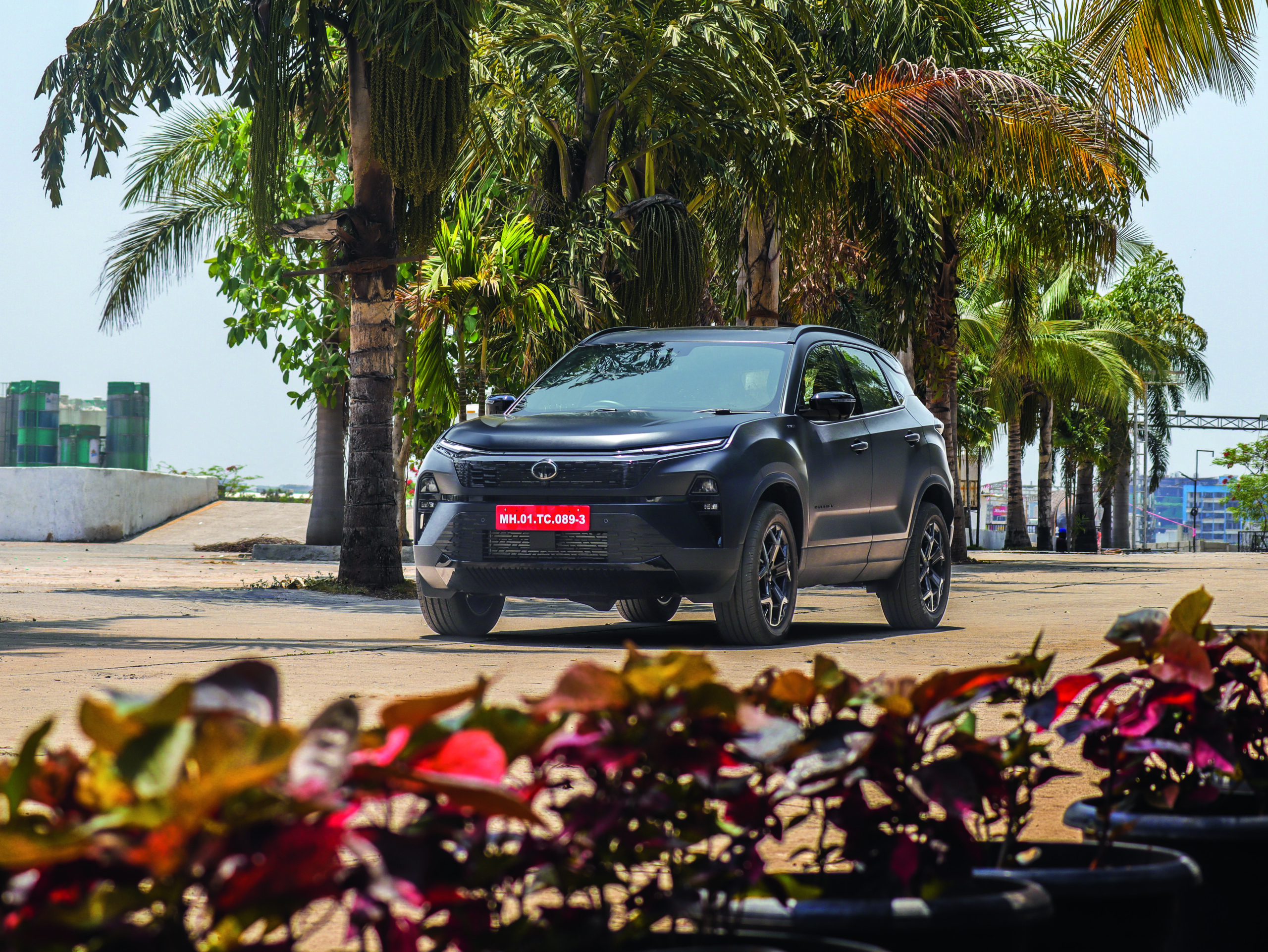 Stealth Mode On | Tata Harrier Stealth Edition | Road Test Review