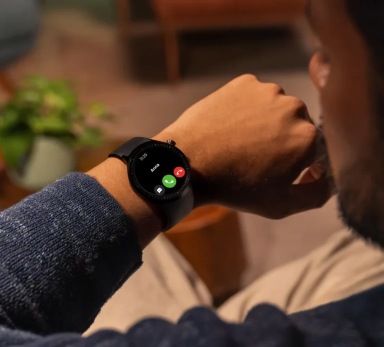 Motorola’s Moto Watch blends style, simplicity, and battery life in the budget smartwatch space.