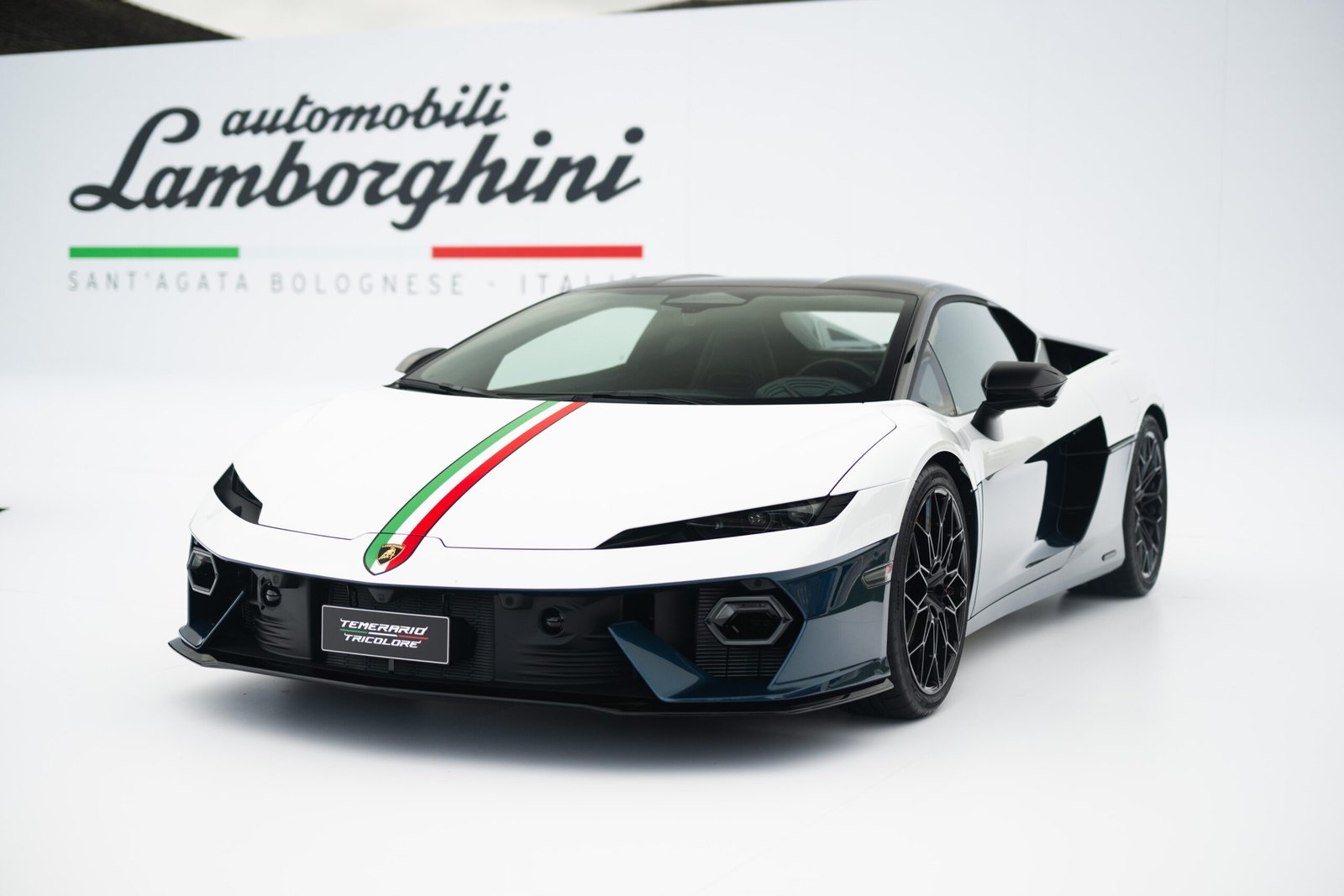 Lamborghini Temerario Tricolore revealed after 15 Years