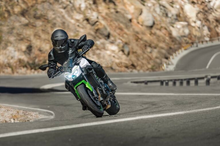 Kawasaki Z900 MY2027 launched in India at ₹9.99 lakh; Deliveries begin